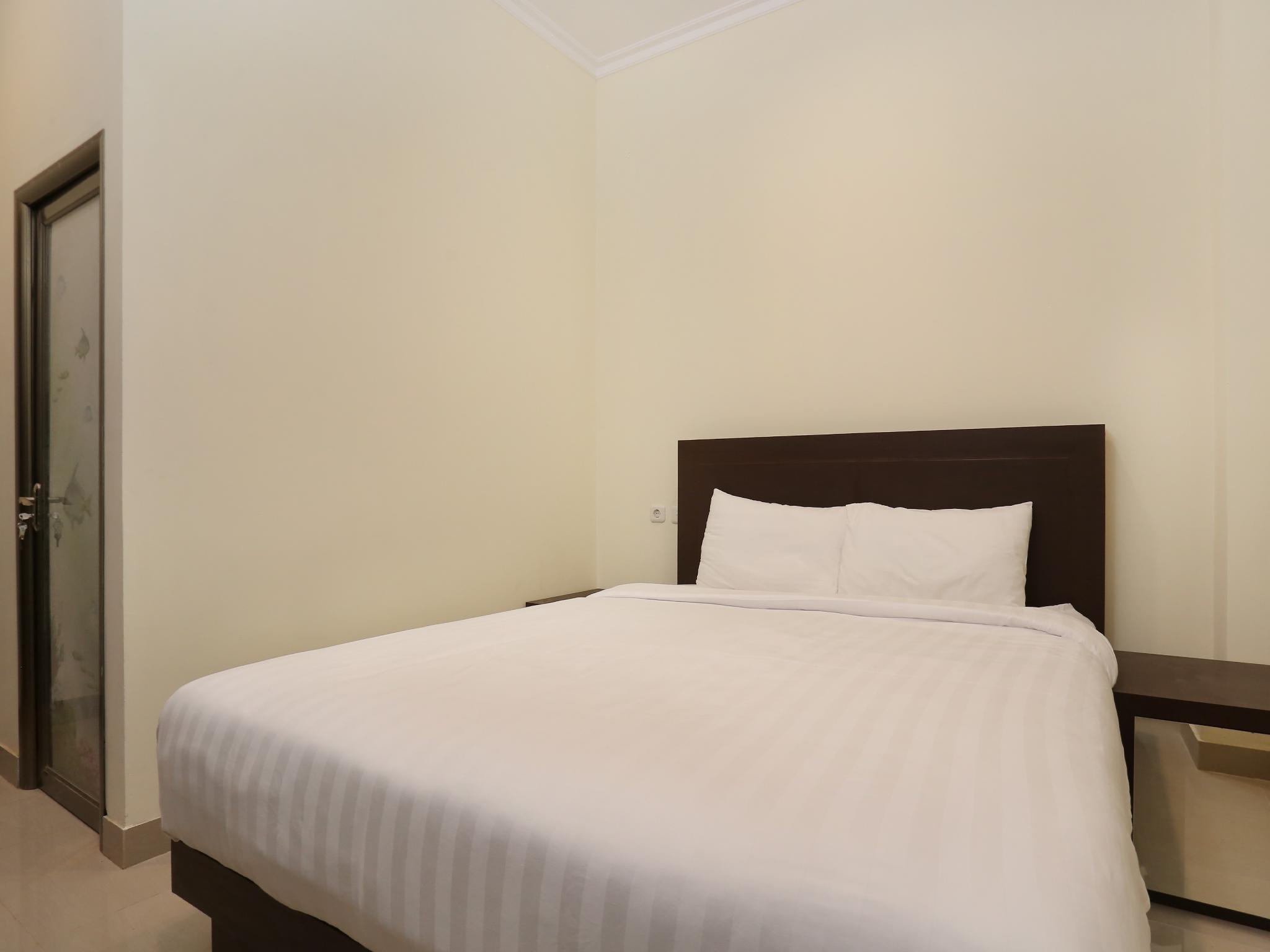 Vaccinated Staff - OYO 1626 Alena Residence Yogyakarta Exterior foto