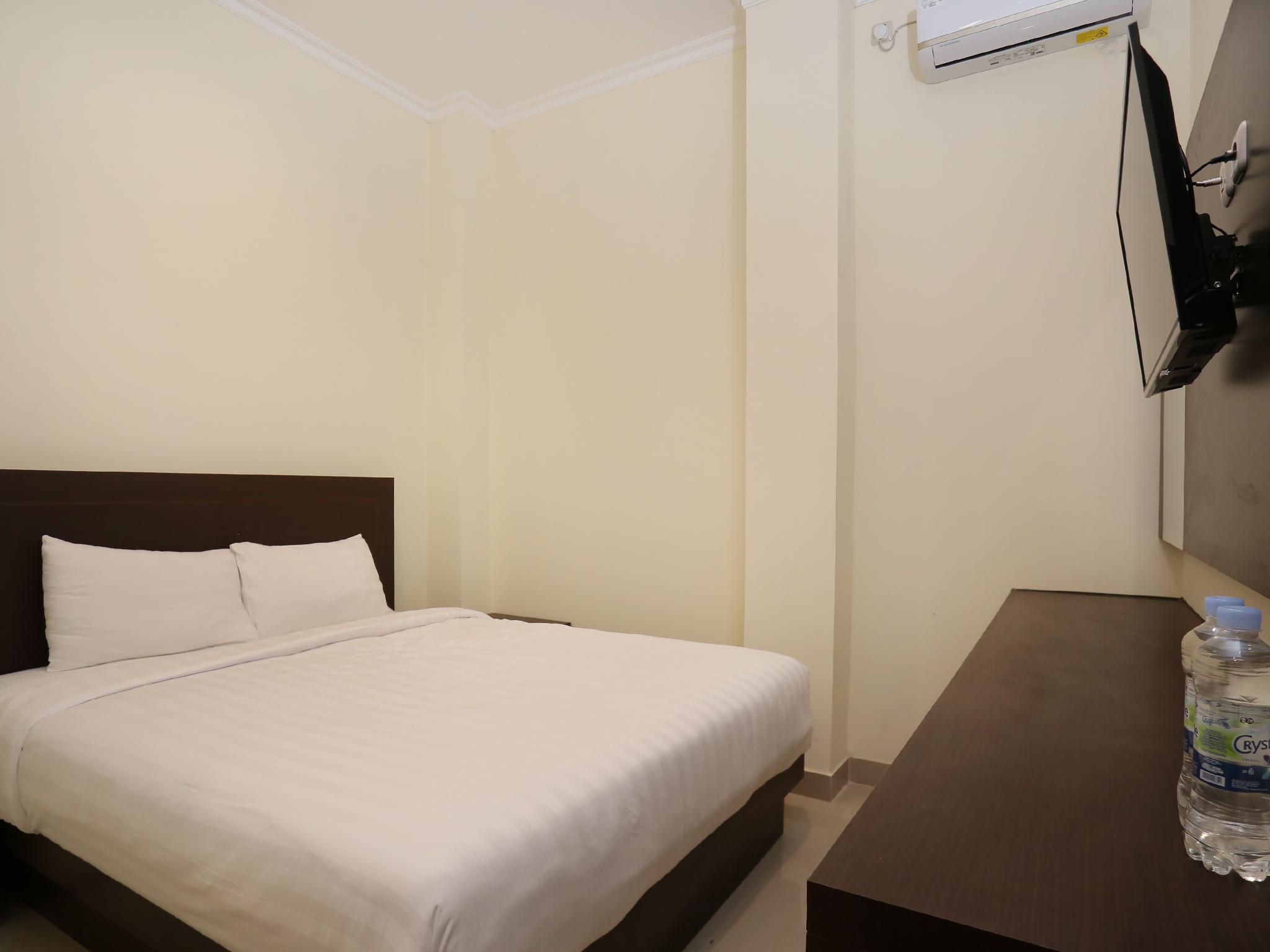 Vaccinated Staff - OYO 1626 Alena Residence Yogyakarta Exterior foto