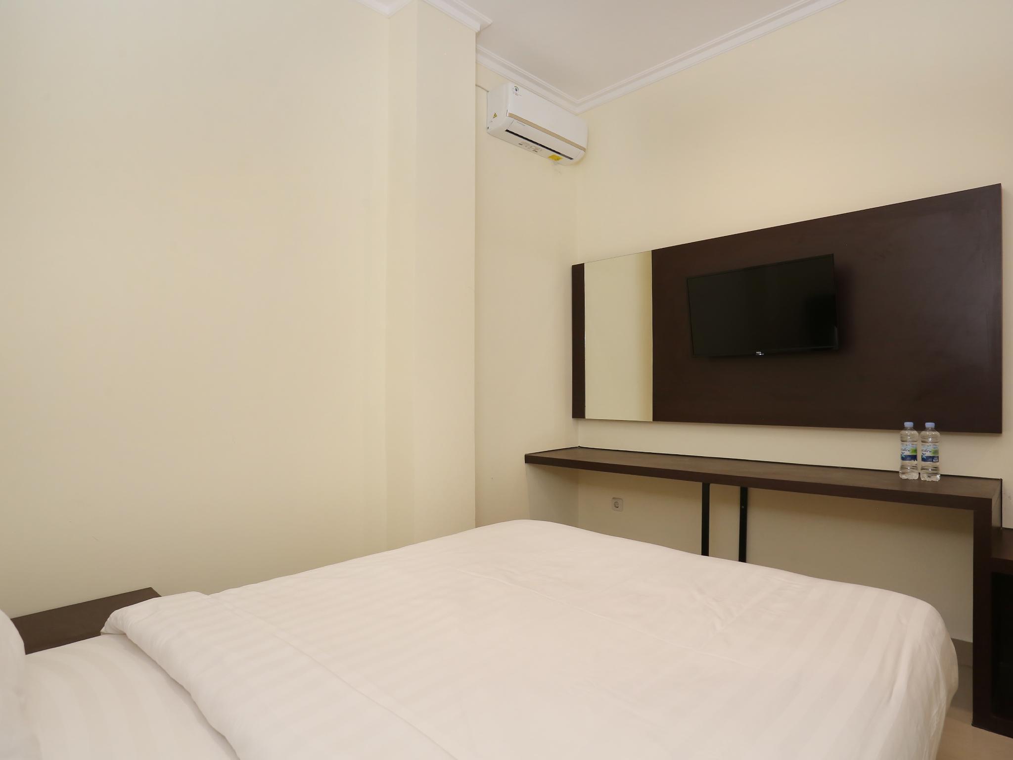 Vaccinated Staff - OYO 1626 Alena Residence Yogyakarta Exterior foto