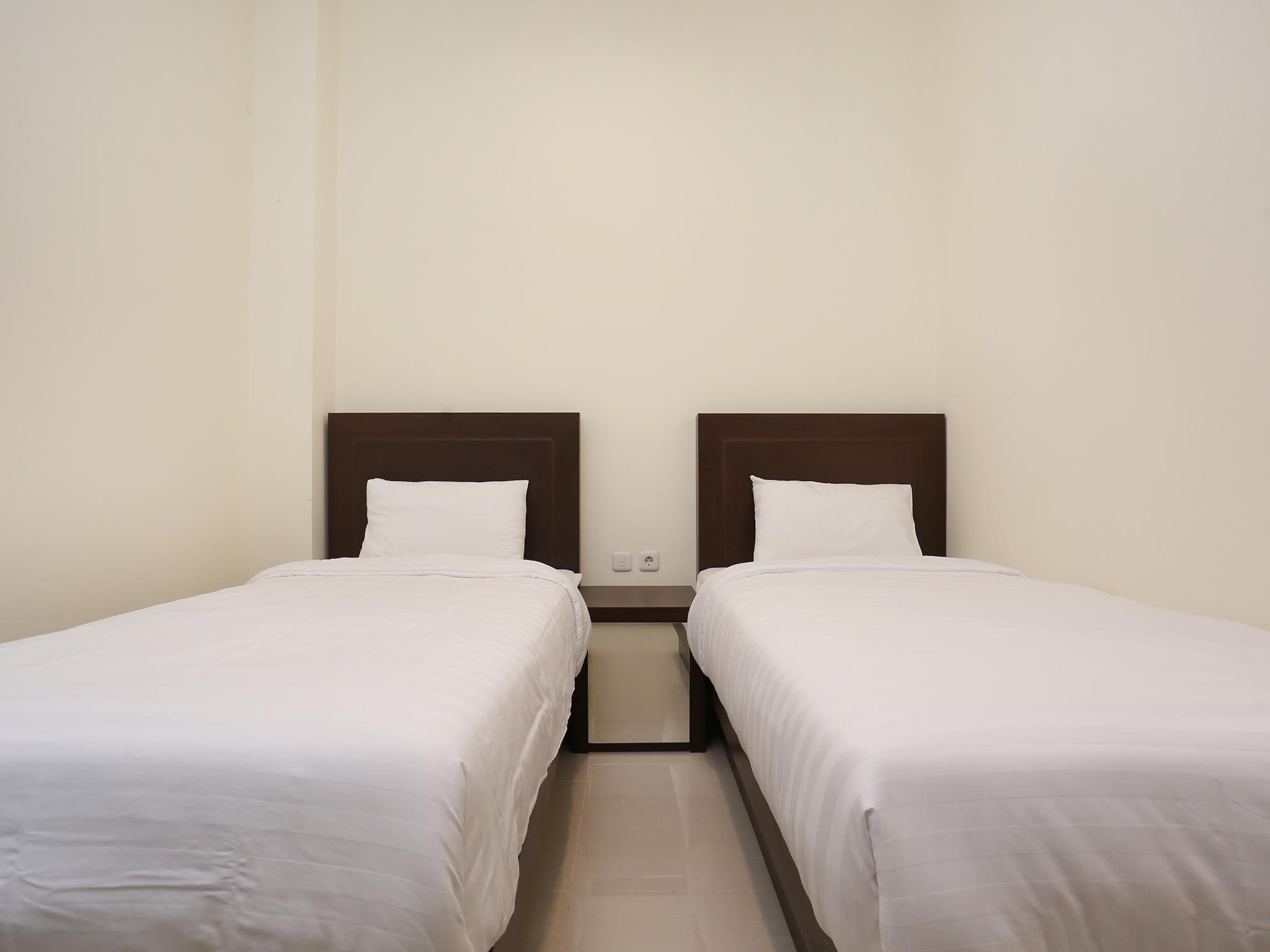 Vaccinated Staff - OYO 1626 Alena Residence Yogyakarta Exterior foto