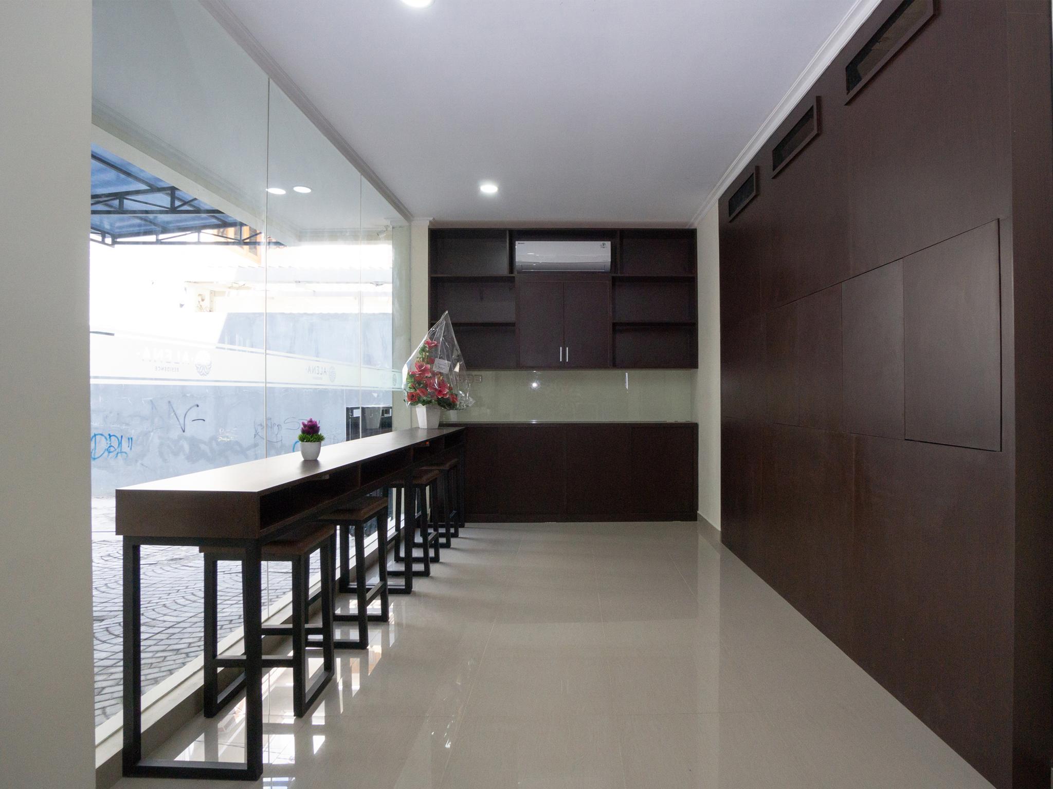 Vaccinated Staff - OYO 1626 Alena Residence Yogyakarta Exterior foto