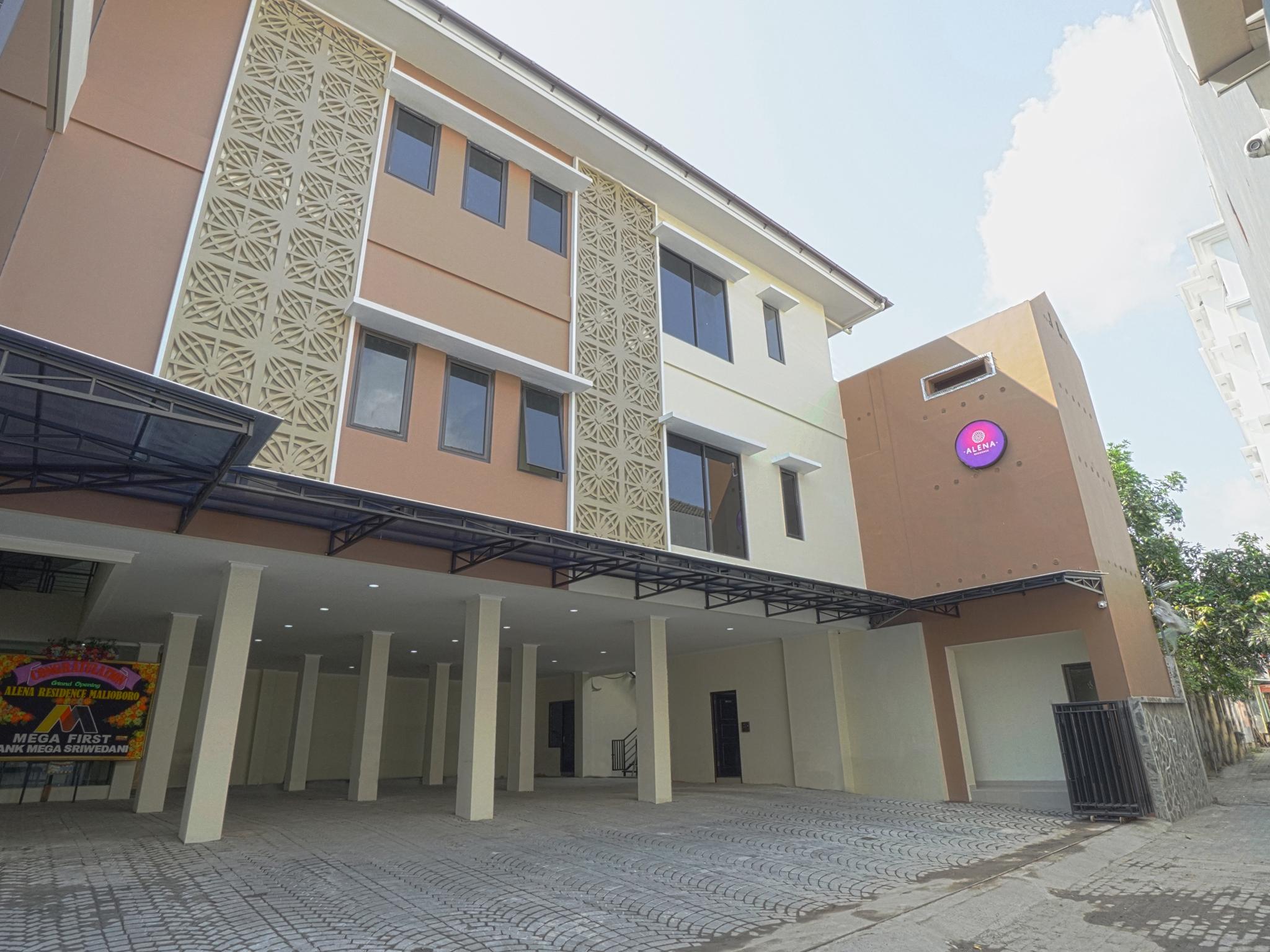 Vaccinated Staff - OYO 1626 Alena Residence Yogyakarta Exterior foto