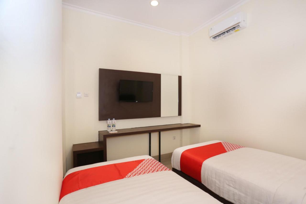 Vaccinated Staff - OYO 1626 Alena Residence Yogyakarta Exterior foto