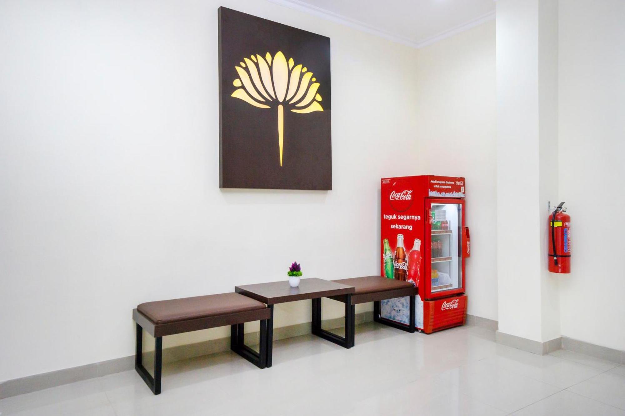 Vaccinated Staff - OYO 1626 Alena Residence Yogyakarta Exterior foto