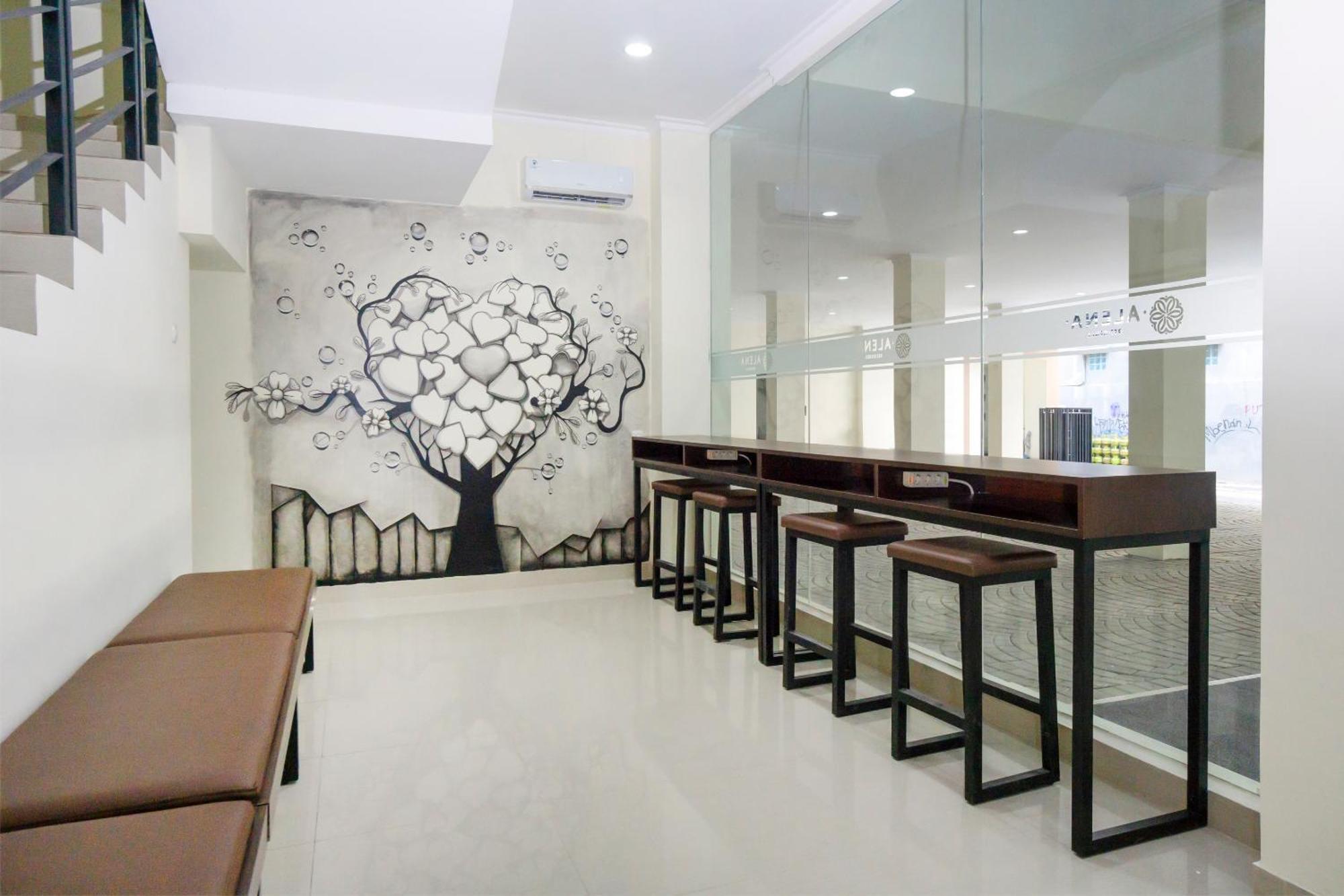 Vaccinated Staff - OYO 1626 Alena Residence Yogyakarta Exterior foto