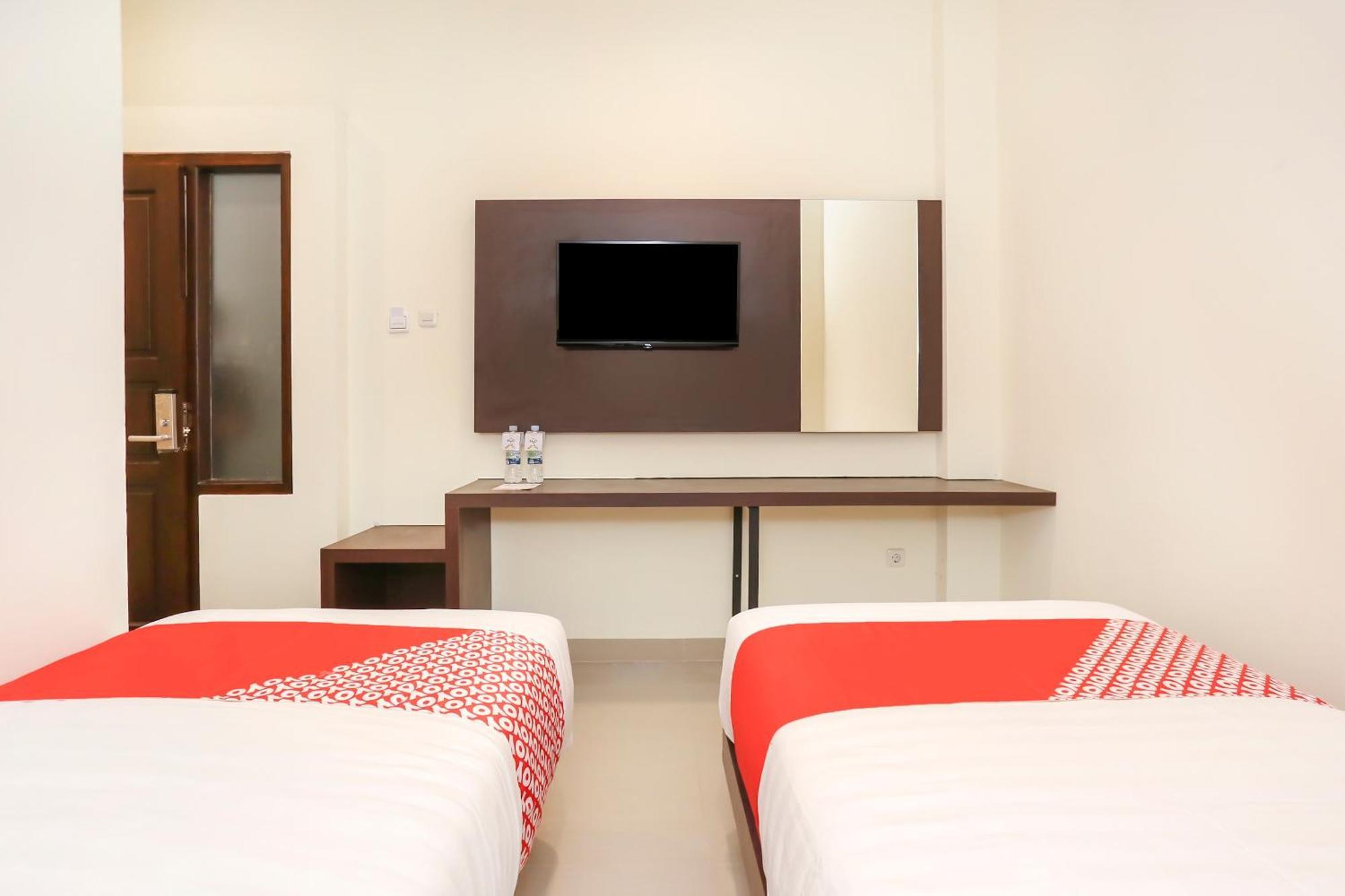 Vaccinated Staff - OYO 1626 Alena Residence Yogyakarta Exterior foto