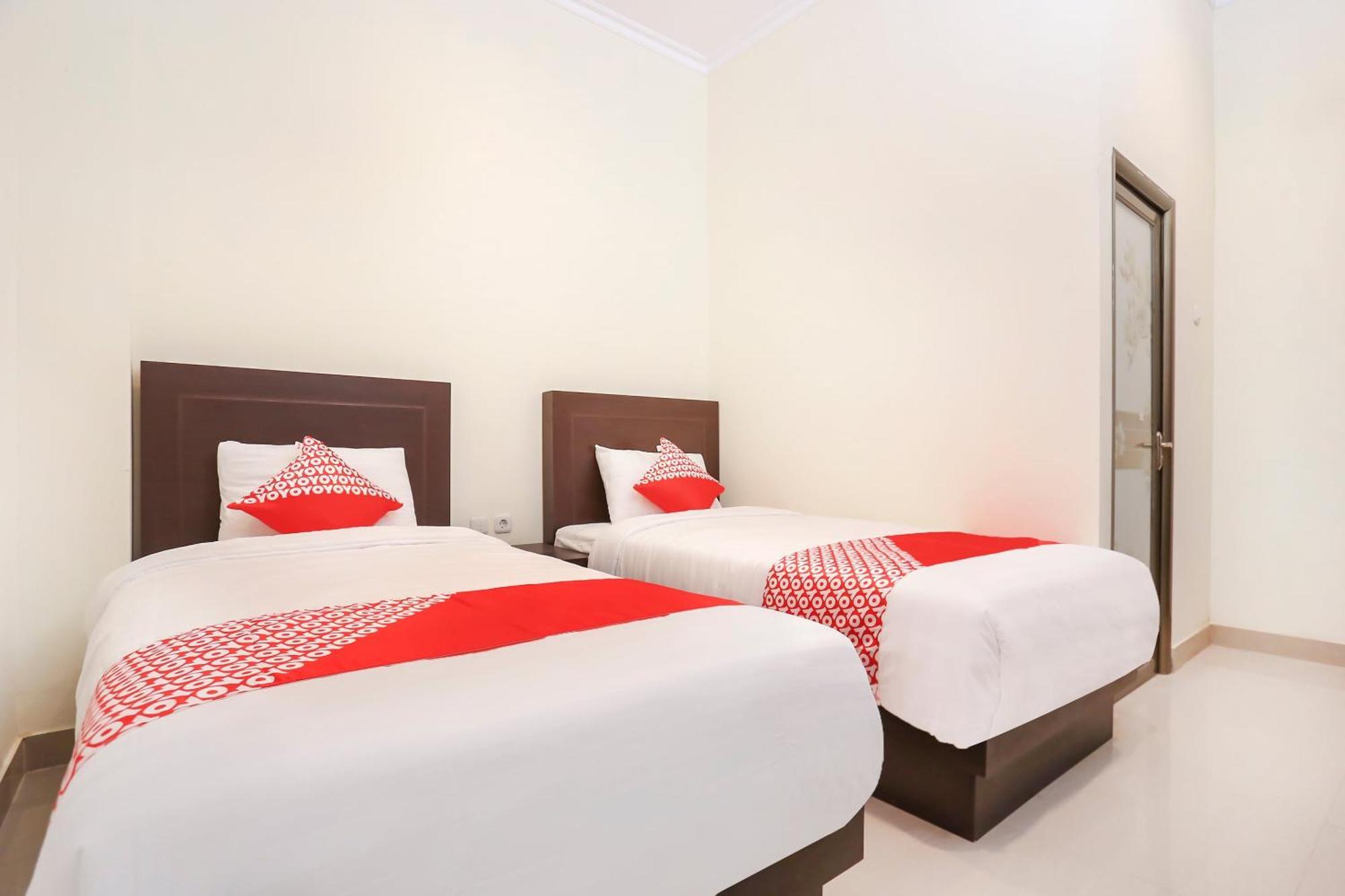 Vaccinated Staff - OYO 1626 Alena Residence Yogyakarta Exterior foto