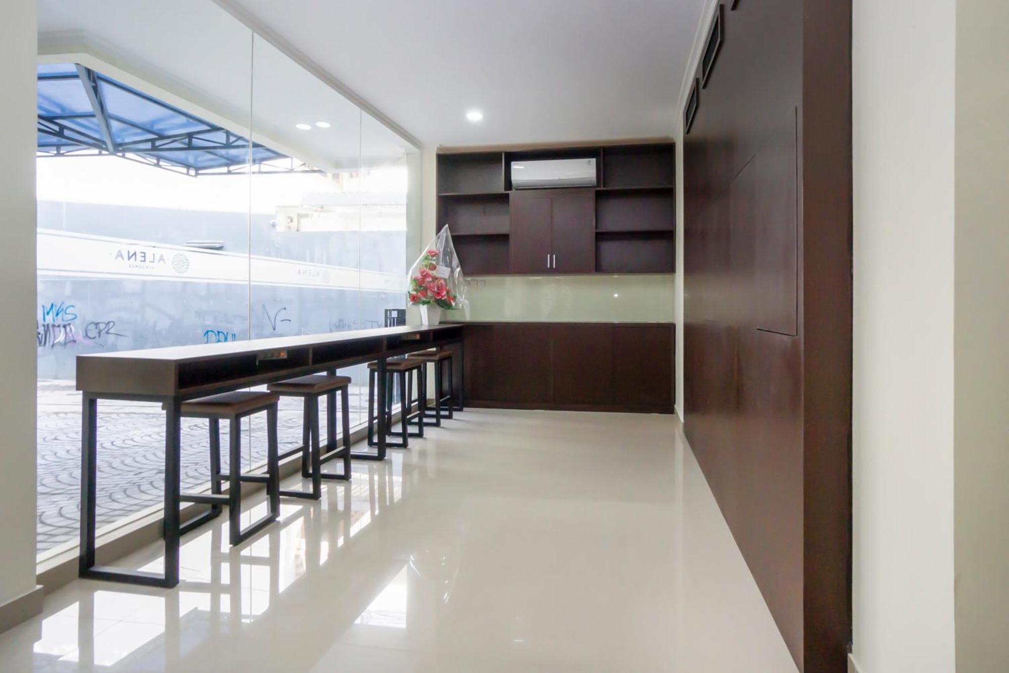 Vaccinated Staff - OYO 1626 Alena Residence Yogyakarta Exterior foto
