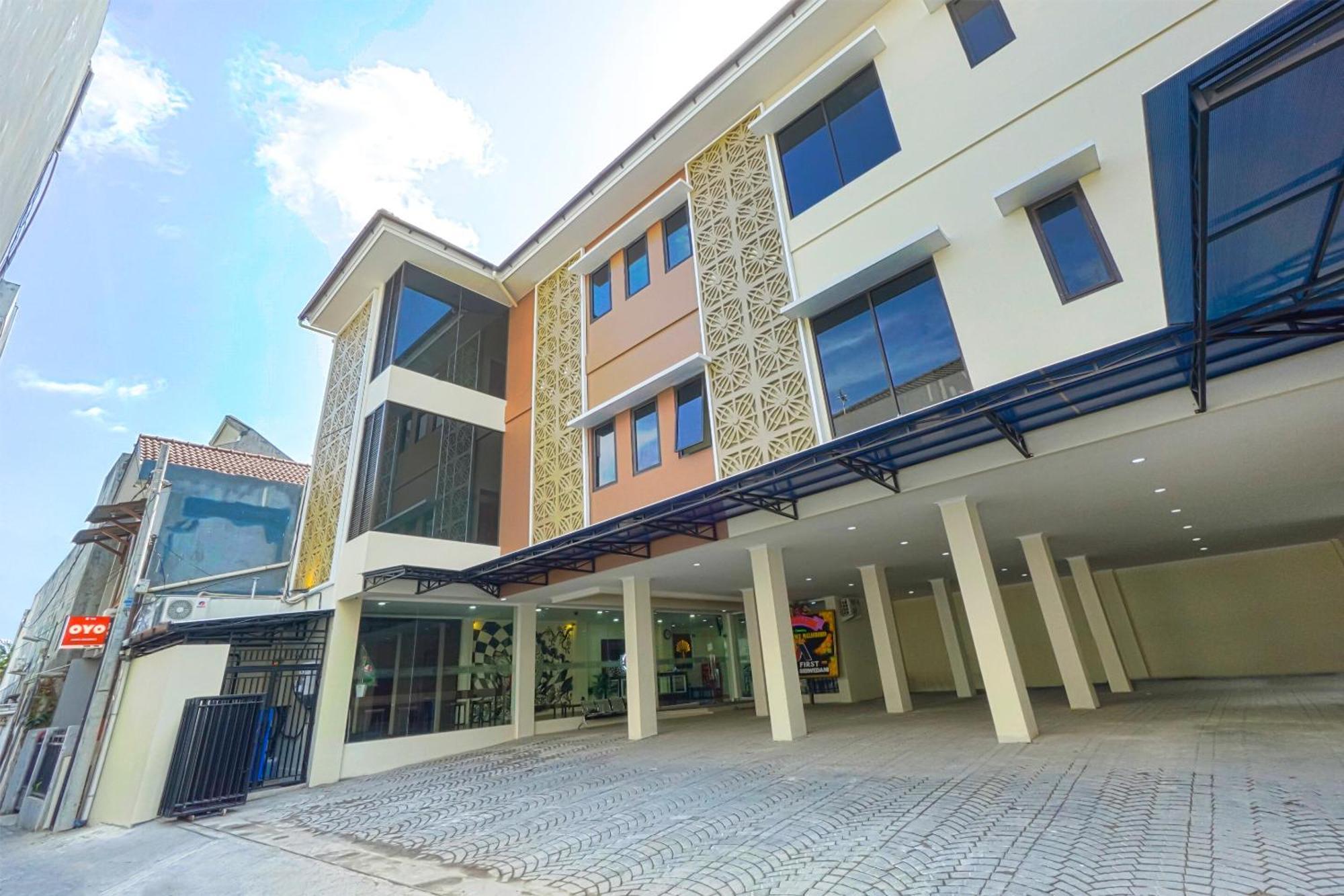 Vaccinated Staff - OYO 1626 Alena Residence Yogyakarta Exterior foto