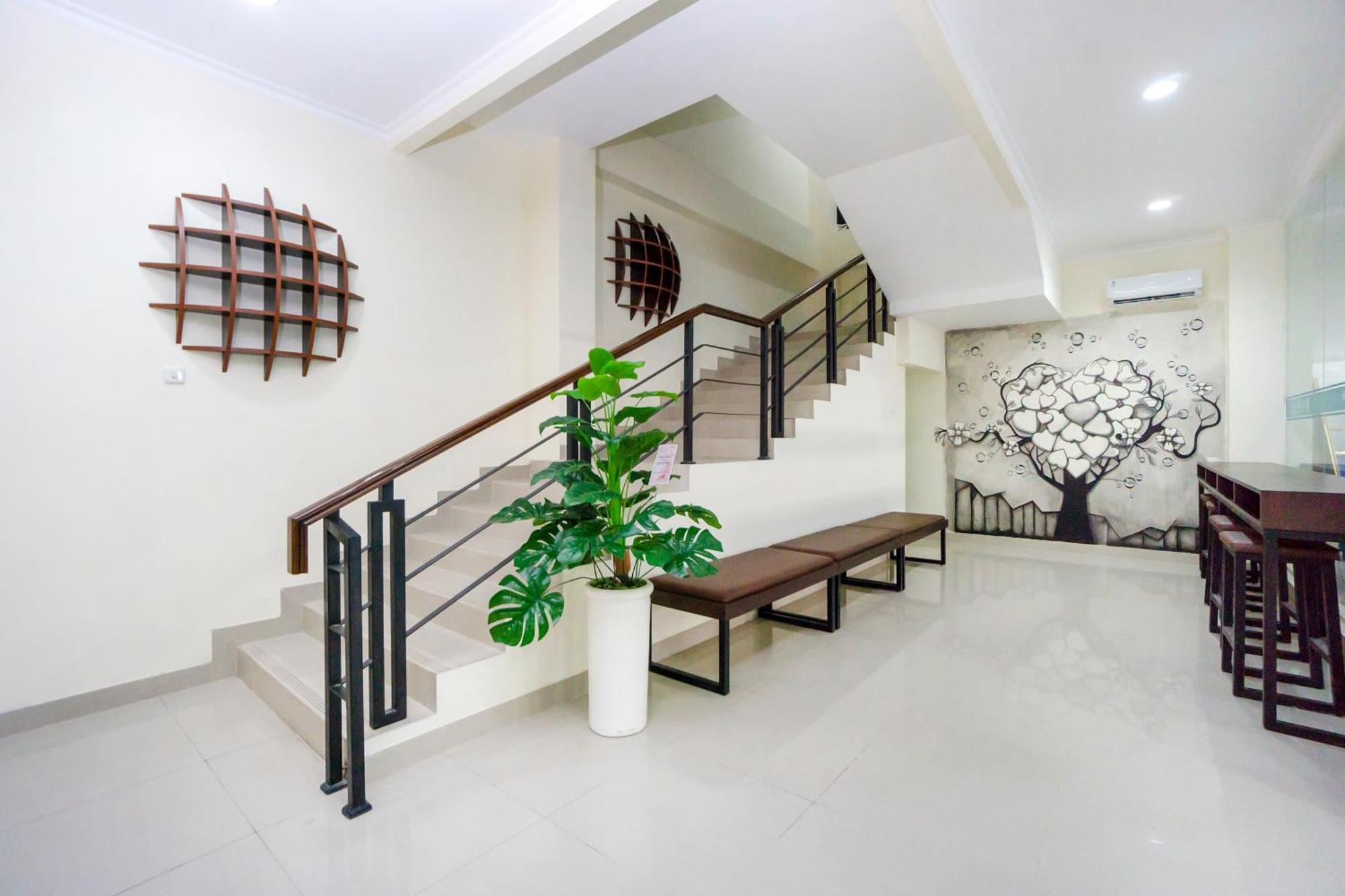 Vaccinated Staff - OYO 1626 Alena Residence Yogyakarta Exterior foto