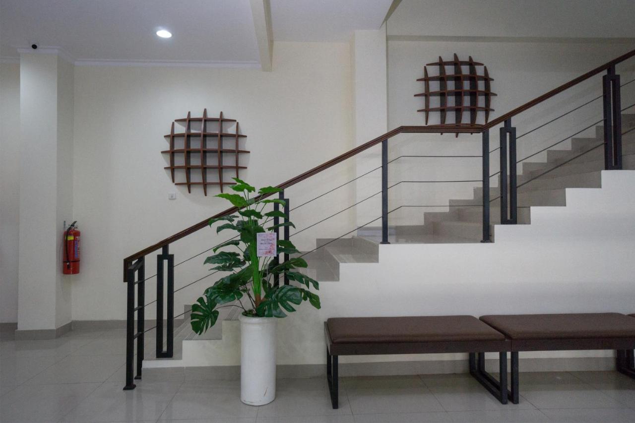 Vaccinated Staff - OYO 1626 Alena Residence Yogyakarta Exterior foto